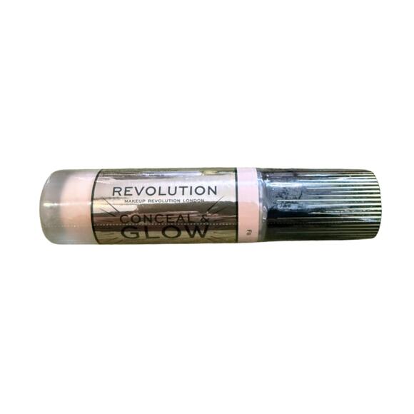 Makeup Revolution Conceal & Glow Foundation – F6 💡 | 0.8 oz | New & Sealed ✨ - Picture 1 of 3